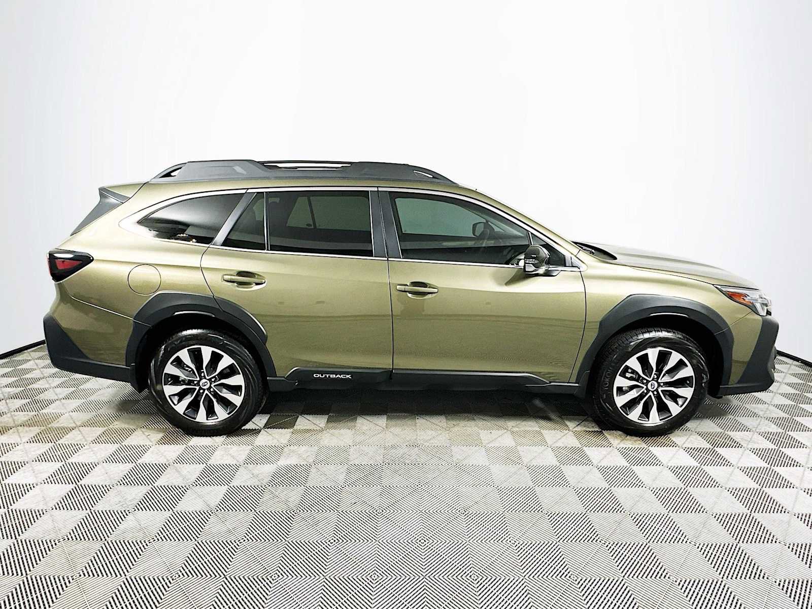 Certified 2025 Subaru Outback Limited AWD/4WD image 8