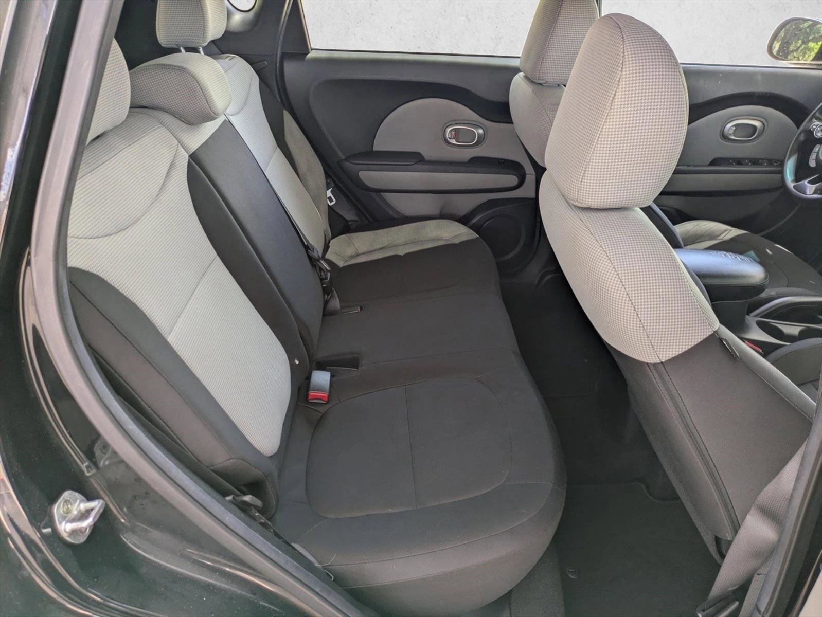 Used 2015 Kia Soul FWD image 18