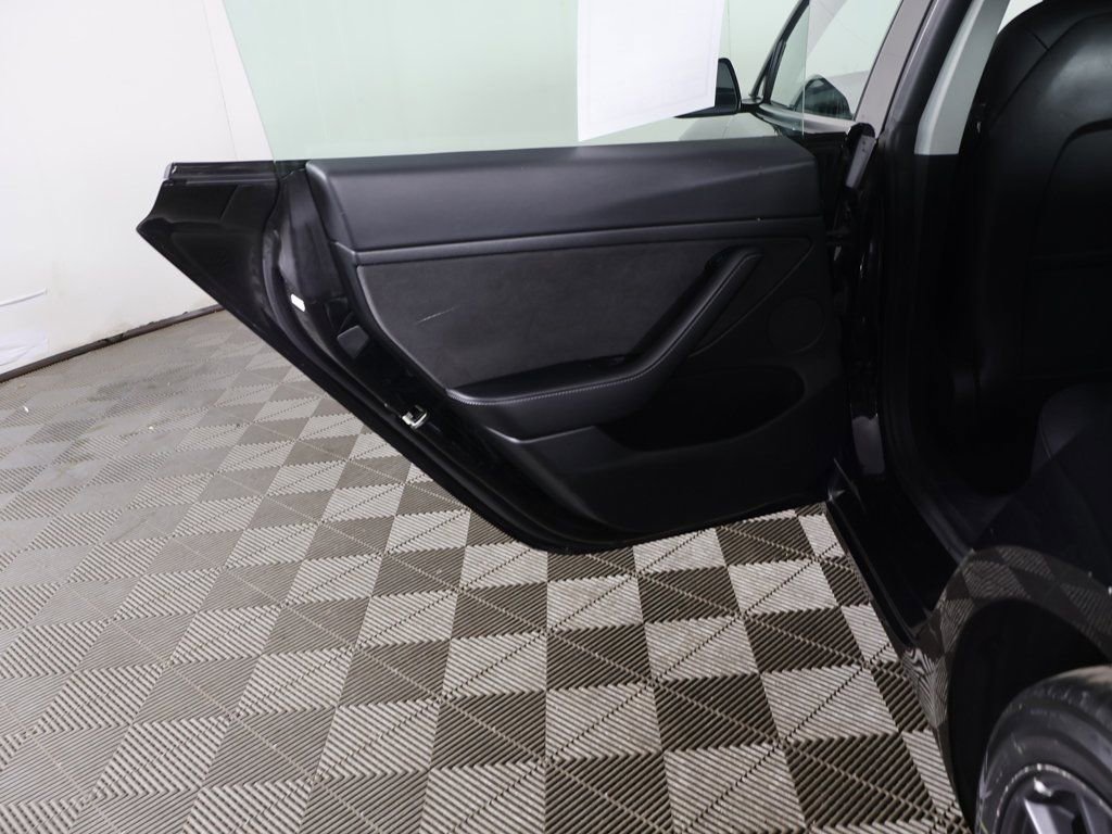 Used 2021 Tesla Model 3 Standard Range Plus image 23