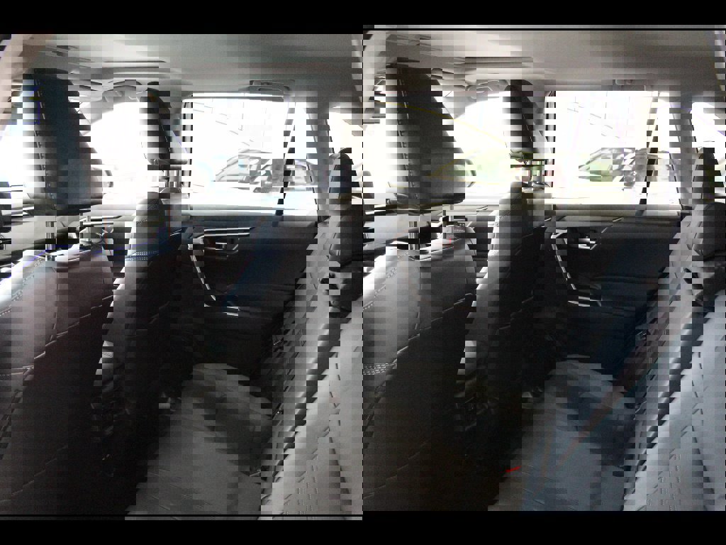 Used 2023 Toyota RAV4 XLE Premium image 16