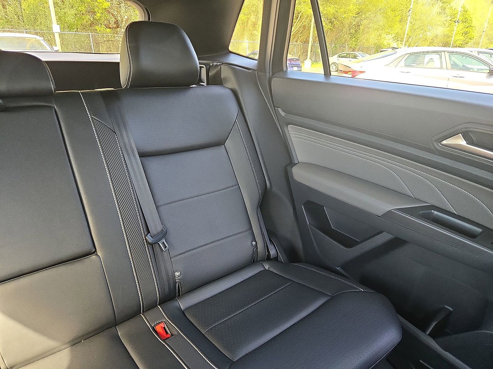 Used 2022 Volkswagen Atlas Cross Sport SE image 14