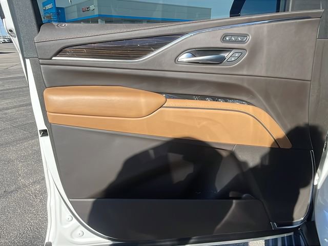 Used 2022 Cadillac Escalade ESV Premium Luxury w/ Performance Package AWD/4WD image 20