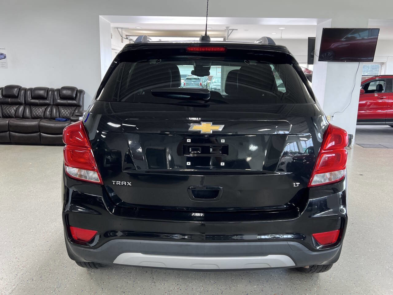 Used 2018 Chevrolet Trax LT w/ LT Convenience Package image 9