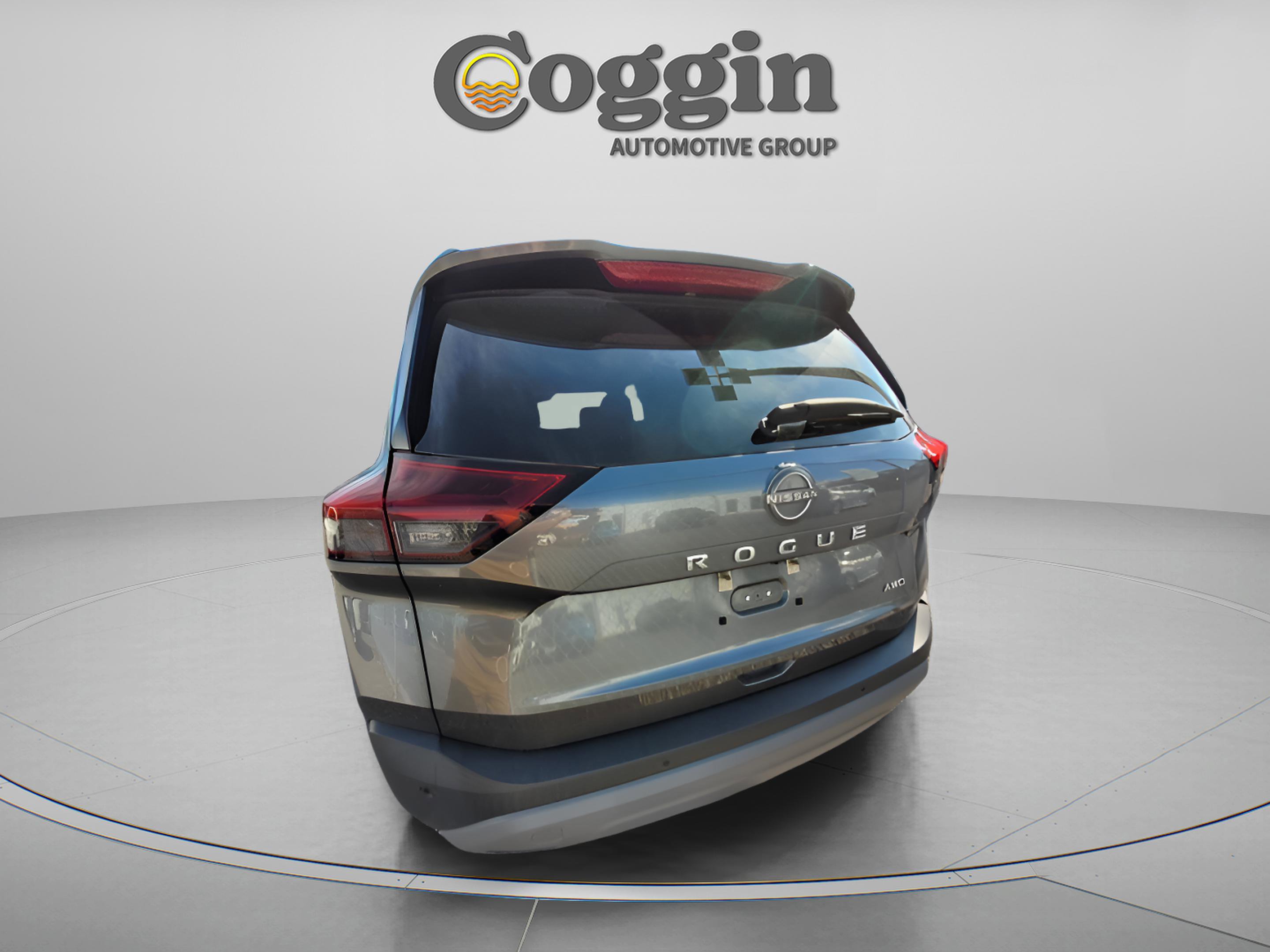 Used 2023 Nissan Rogue S image 9