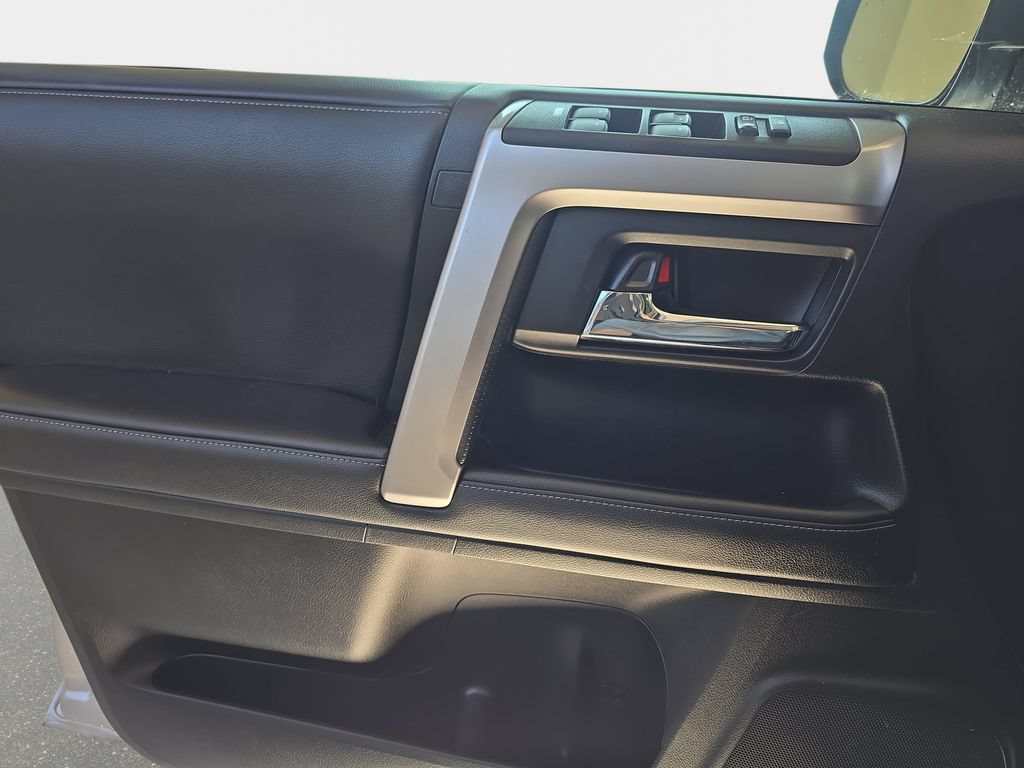 Used 2019 Toyota 4Runner SR5 Premium AWD/4WD image 27