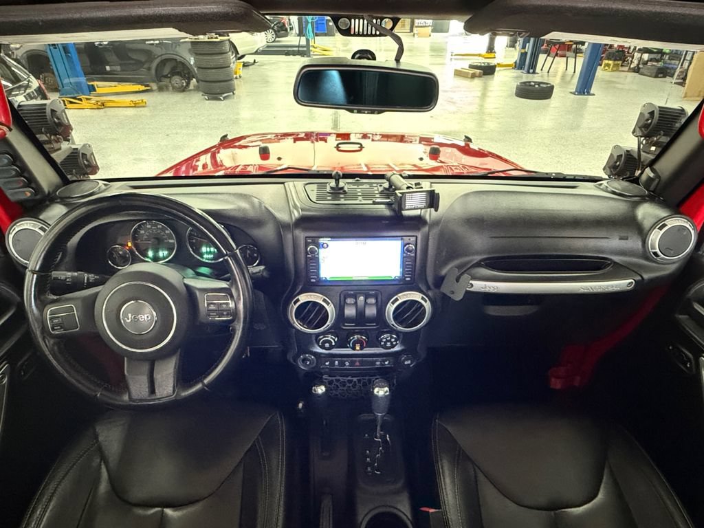 Used 2016 Jeep Wrangler Rubicon w/ Power Convenience Group AWD/4WD image 39