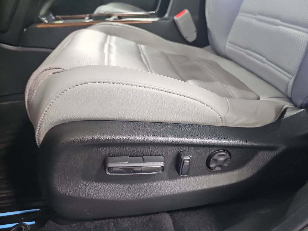 Used 2022 Honda CR-V Touring image 30