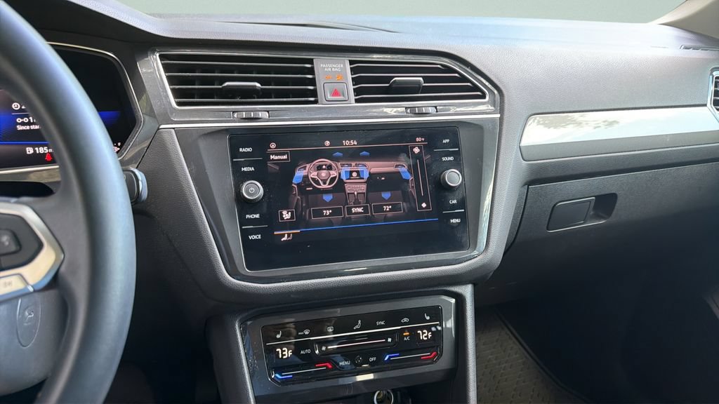 Certified 2022 Volkswagen Tiguan SE FWD image 20