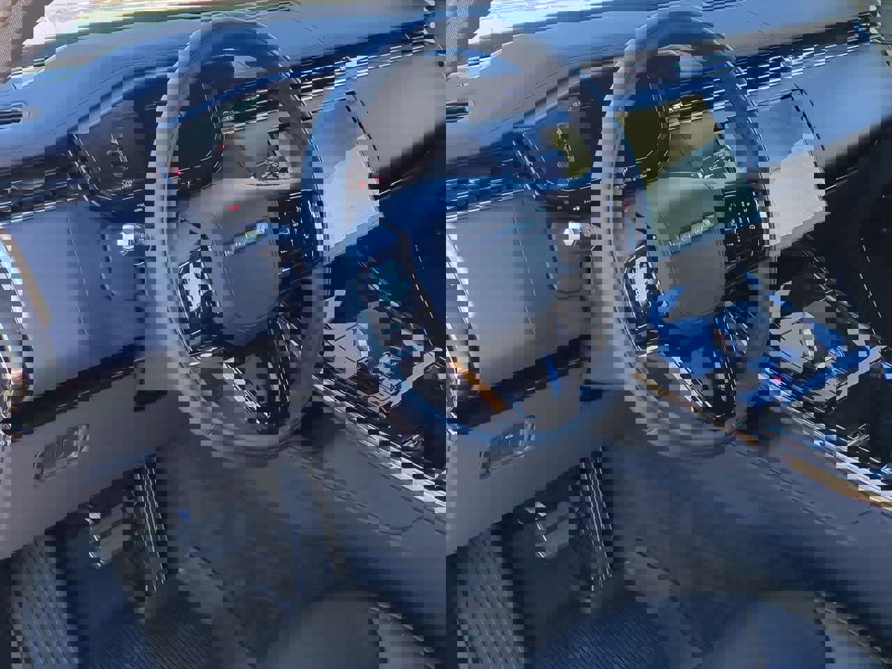 New 2025 Land Rover Range Rover Sport Dynamic SE image 2