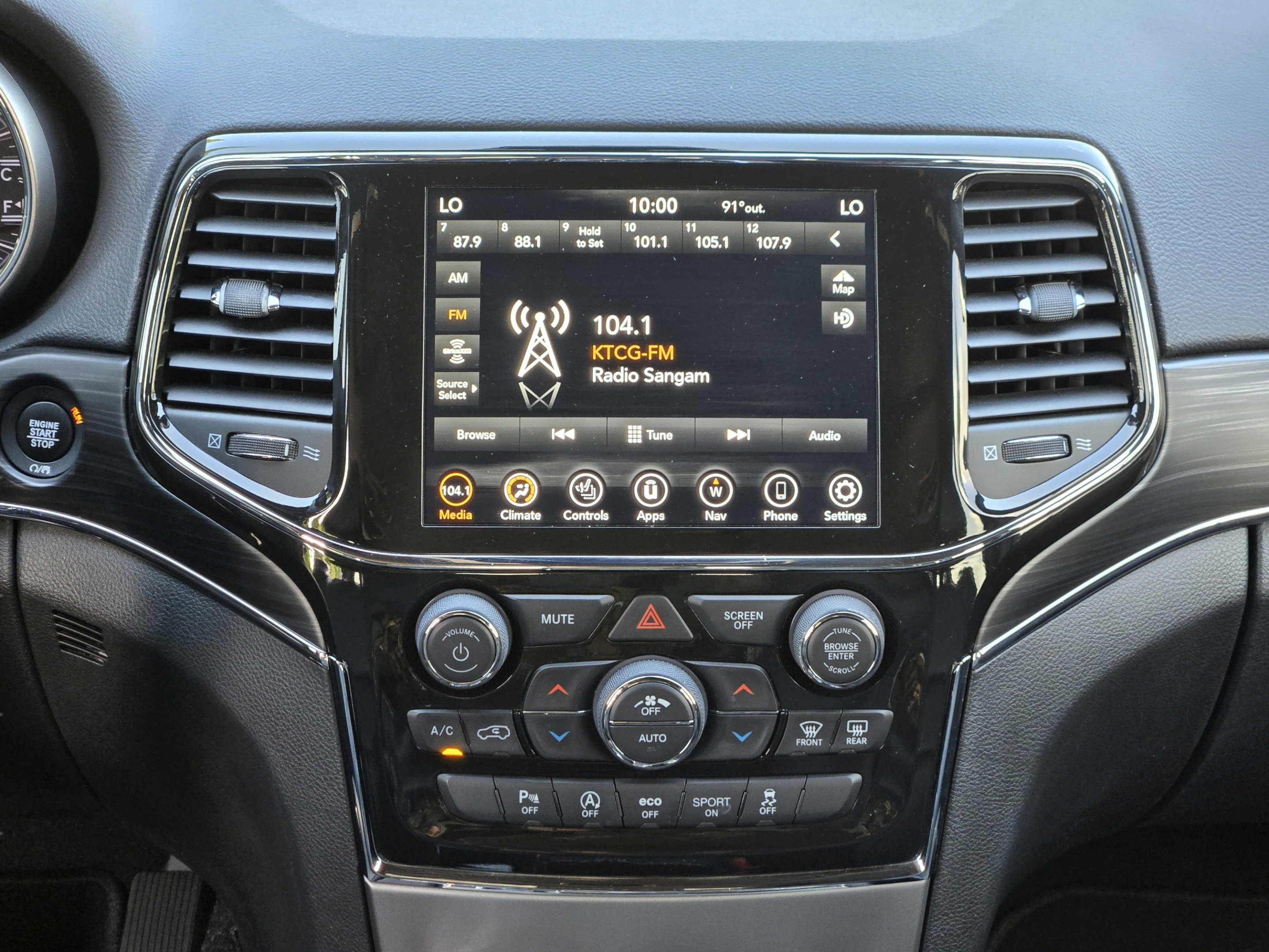 Used 2021 Jeep Grand Cherokee Limited RWD image 12