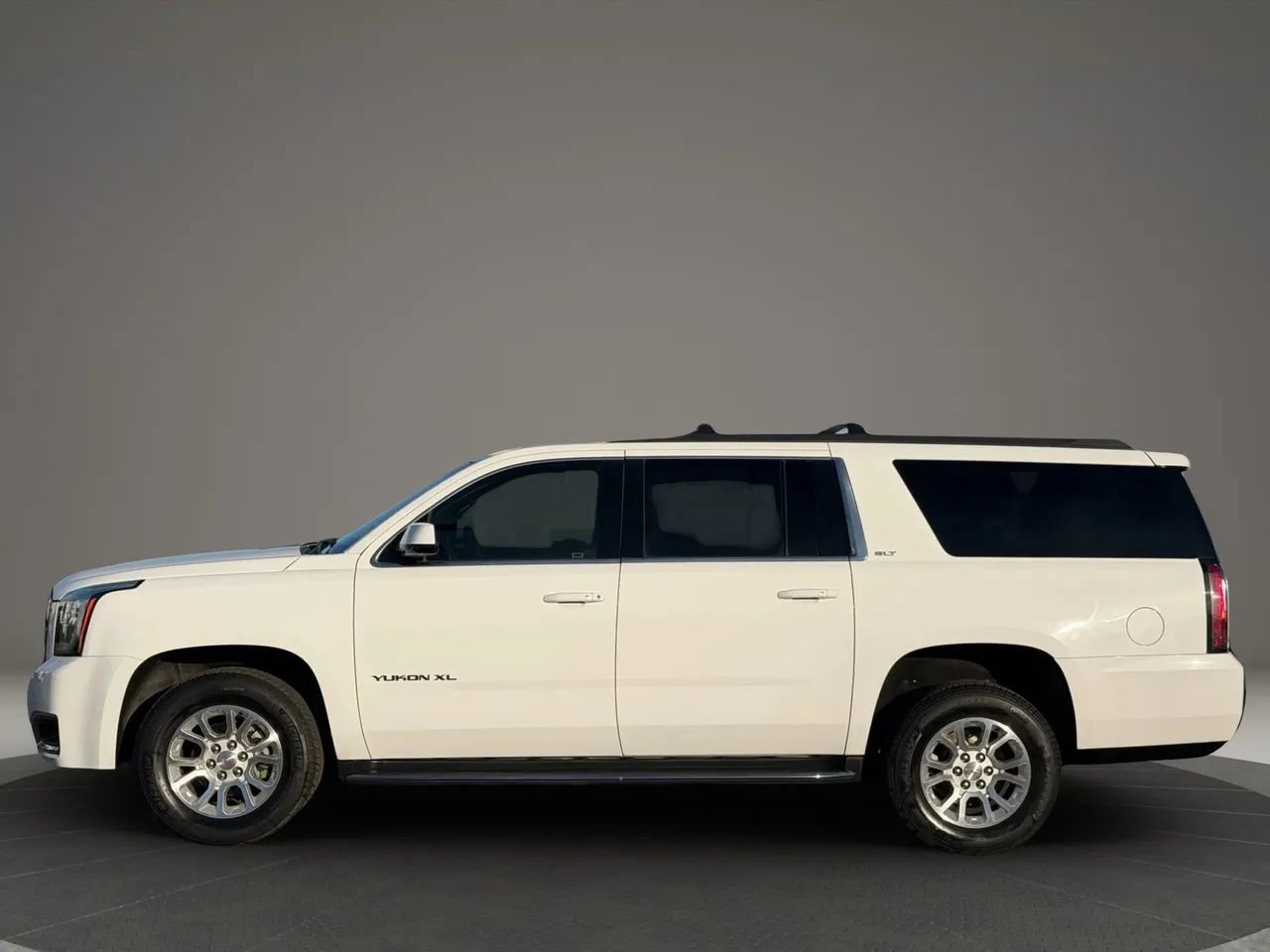 Used 2019 GMC Yukon XL SLT w/ Open Road Package image 3