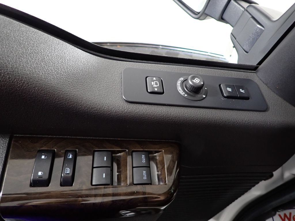 Used 2014 Ford F450 Platinum AWD/4WD image 24