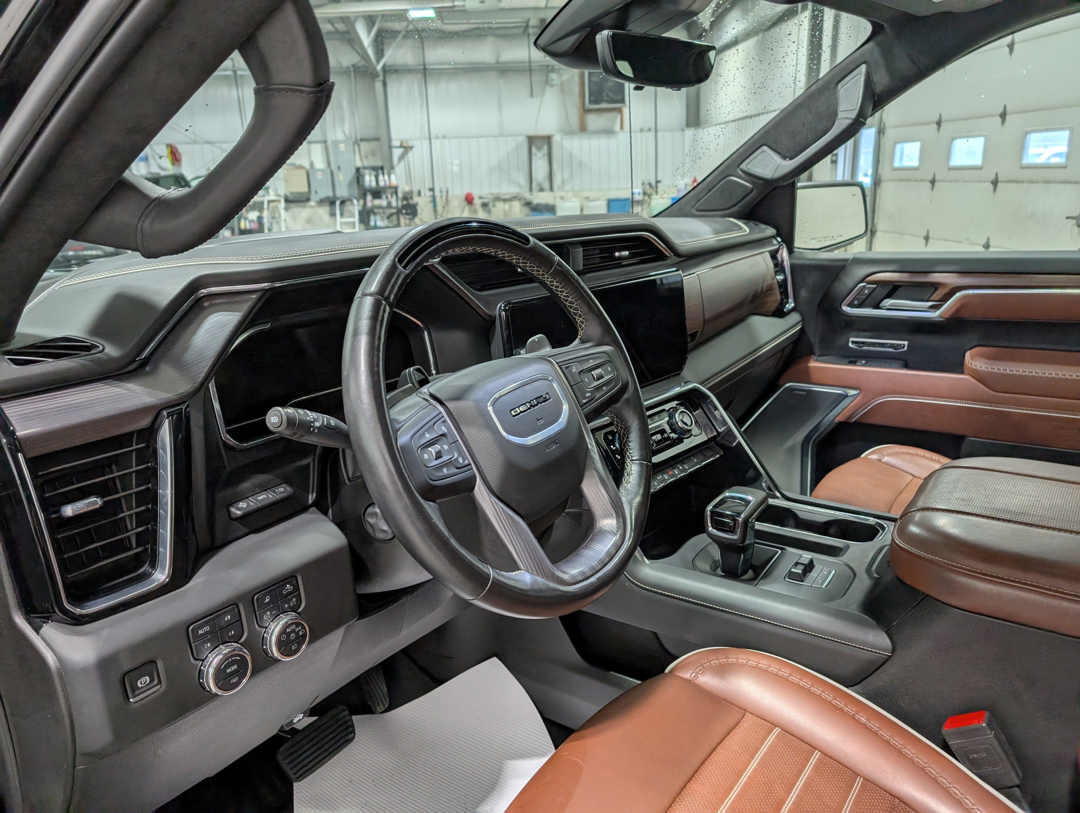 Used 2025 GMC Sierra 1500 Denali Ultimate image 19