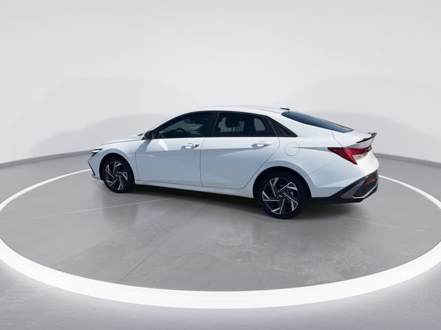Certified 2025 Hyundai Elantra SEL FWD image 6