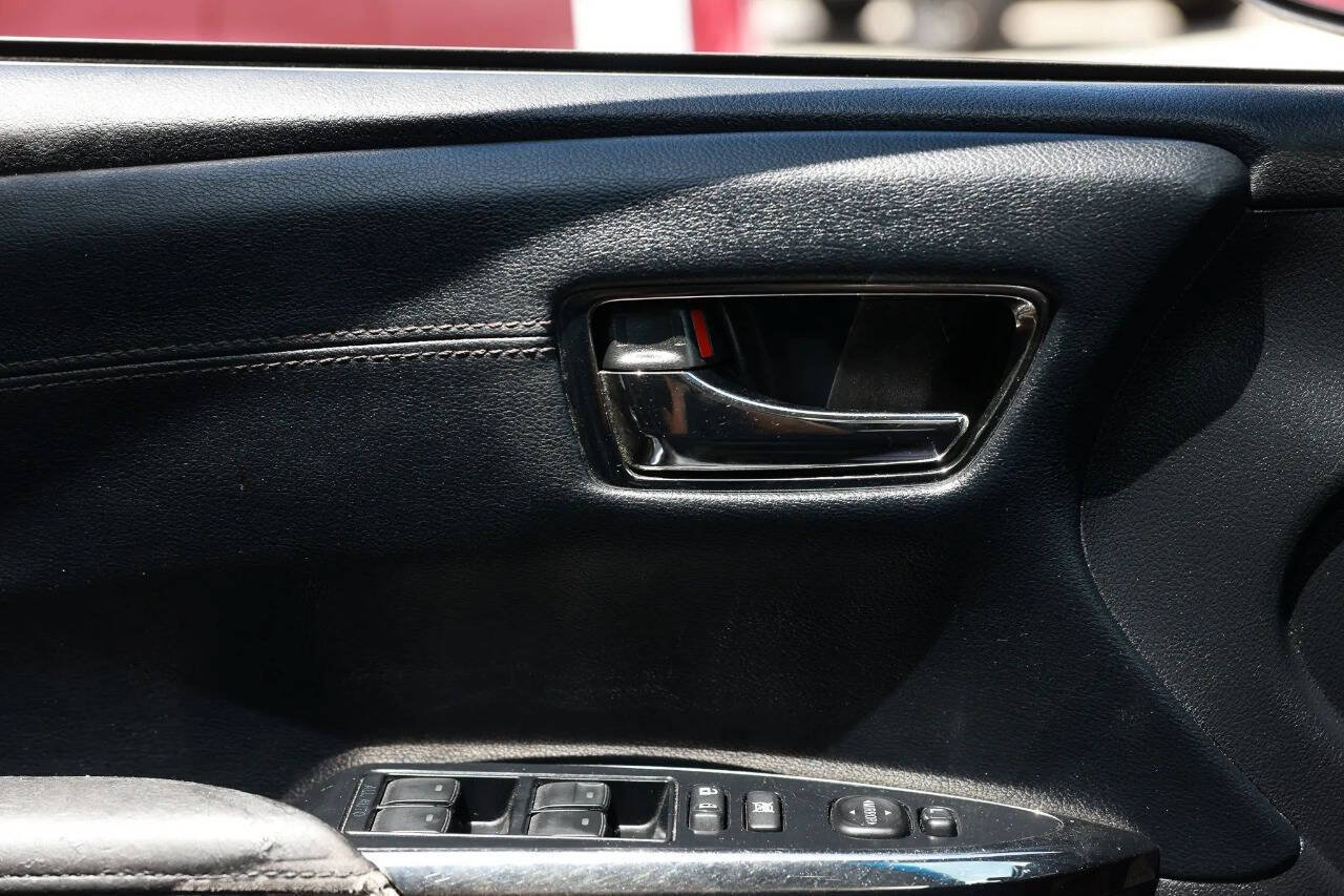 Used 2015 Toyota Avalon XLE FWD image 14