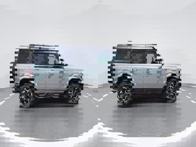 Used 2023 Ford Bronco Outer Banks AWD/4WD image 8