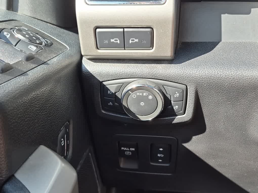 Used 2018 Ford F150 Lariat w/ Equipment Group 502A Luxury AWD/4WD image 20