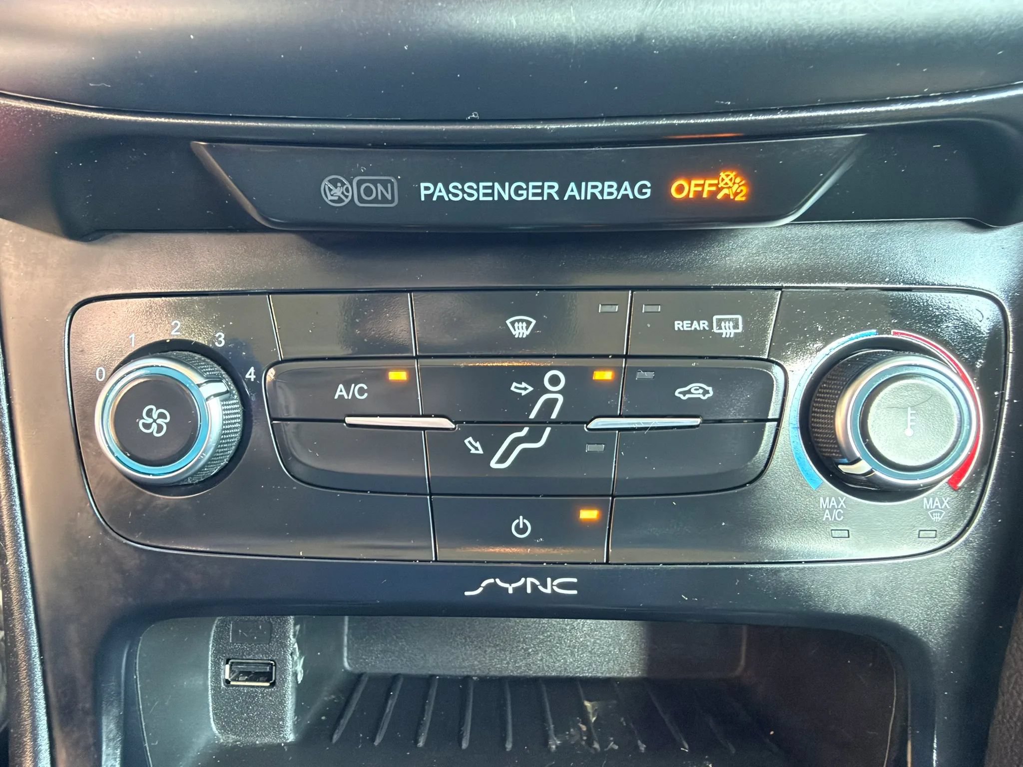 Used 2016 Ford Focus SE FWD image 25