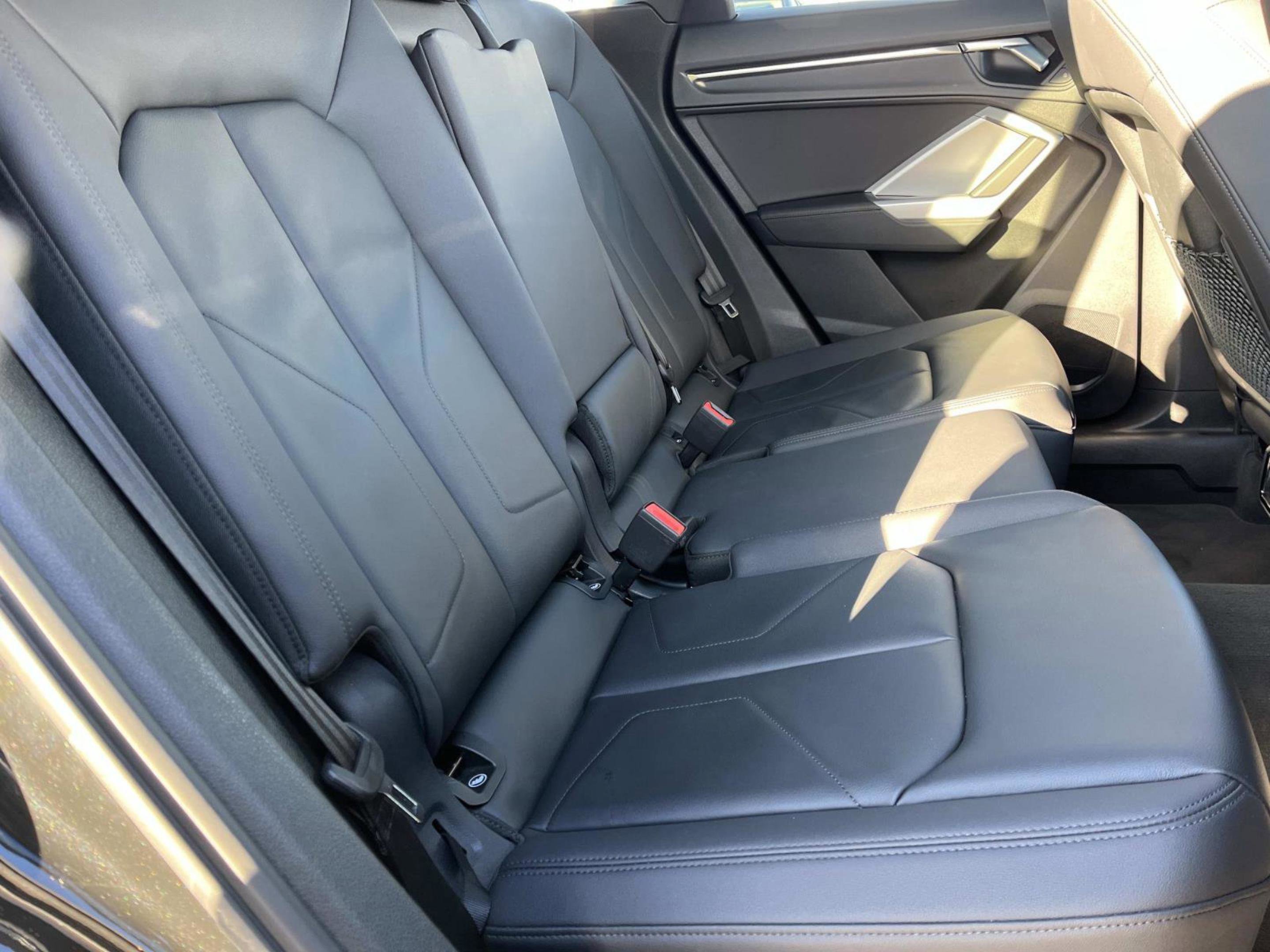 Used 2025 Audi Q3 2.0T Premium image 24