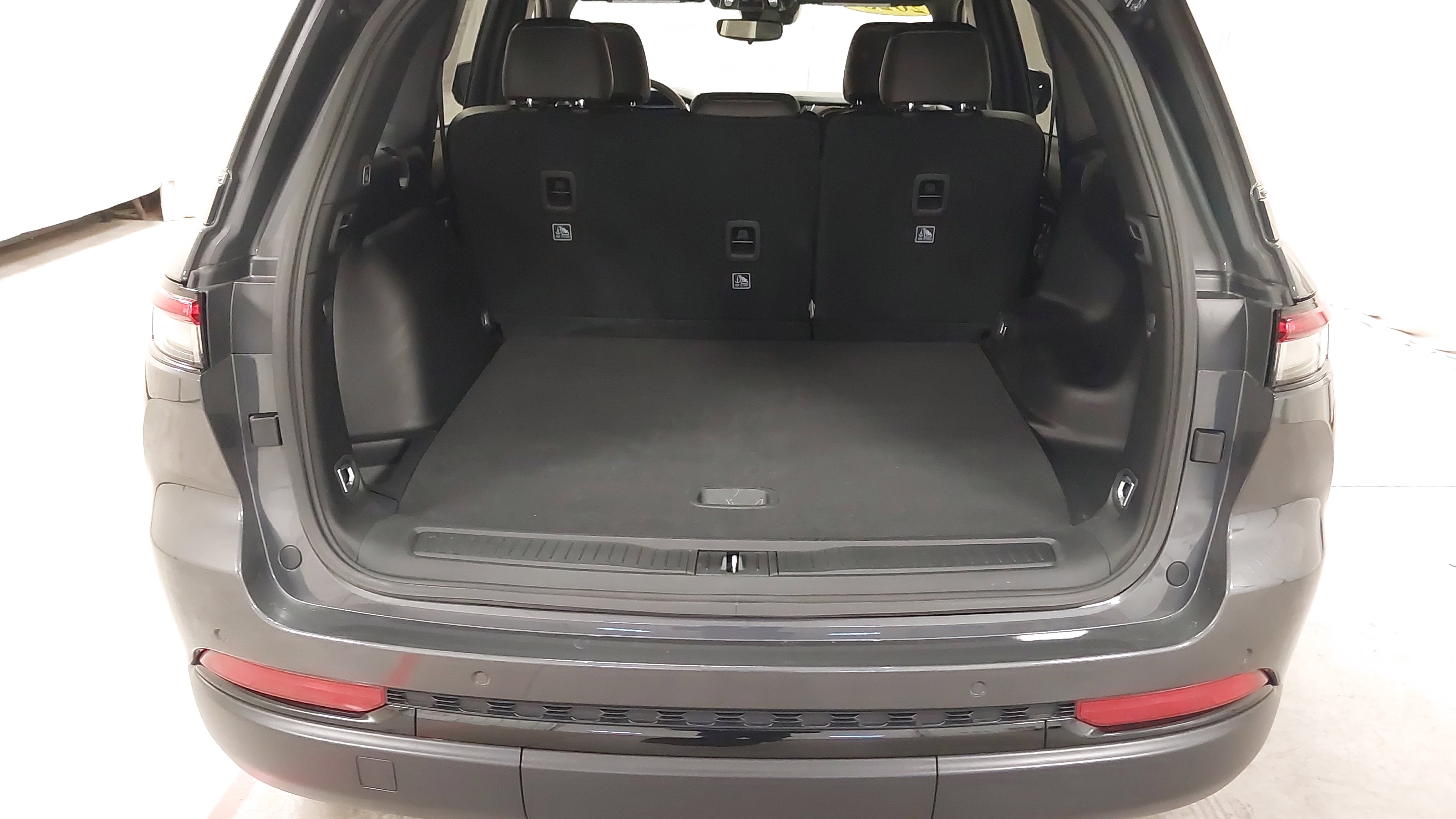 Used 2023 Jeep Grand Cherokee Altitude AWD/4WD image 27