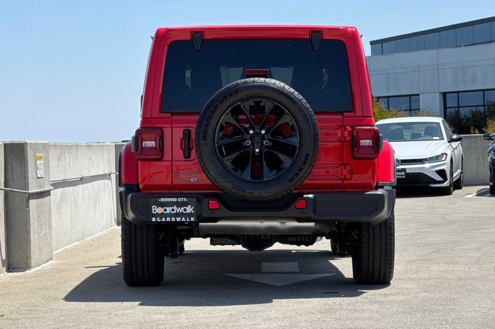 Used 2025 Jeep Wrangler Unlimited Sahara w/ Safety Group AWD/4WD image 5