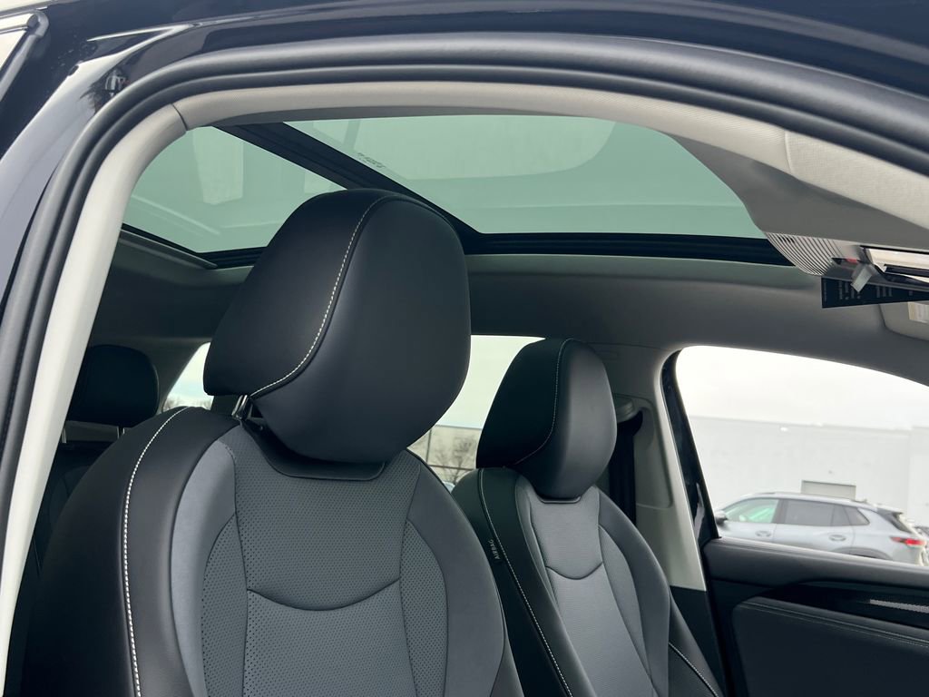 New 2026 Volkswagen Tiguan SE image 8