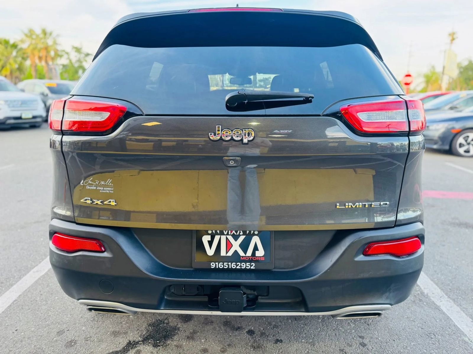 Used 2015 Jeep Cherokee Limited w/ Trailer Tow Group AWD/4WD image 6