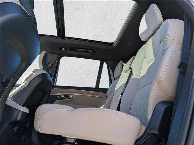 New 2025 Volvo XC90 B5 Core w/ Protection Package Premier AWD/4WD image 17