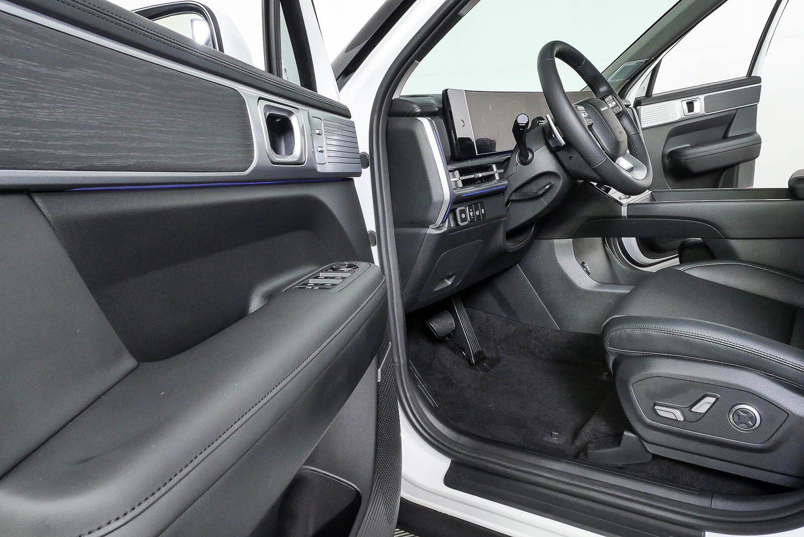 New 2026 Hyundai Santa Fe Limited FWD image 8