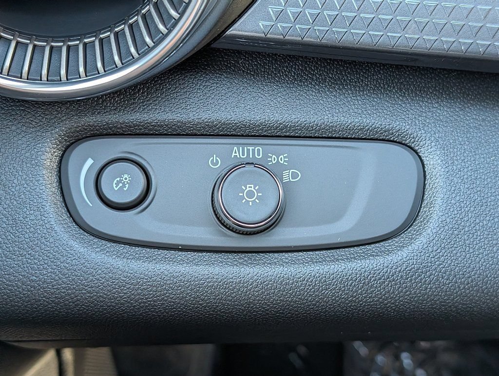 New 2026 Chevrolet Trax ACTIV w/ Driver Confidence Package FWD image 24