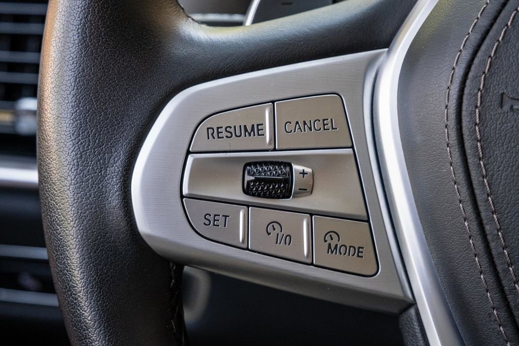 Used 2024 BMW X7 xDrive40i w/ Premium Package AWD/4WD image 25