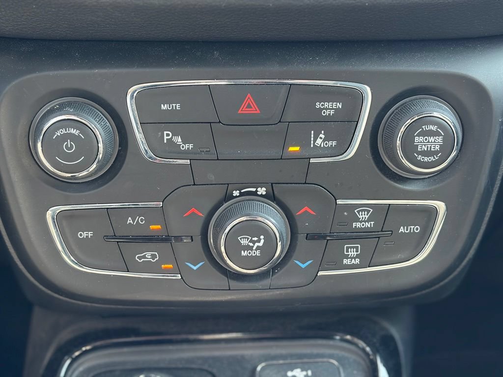 Used 2021 Jeep Compass Limited w/ Sun and Sound Group AWD/4WD image 34