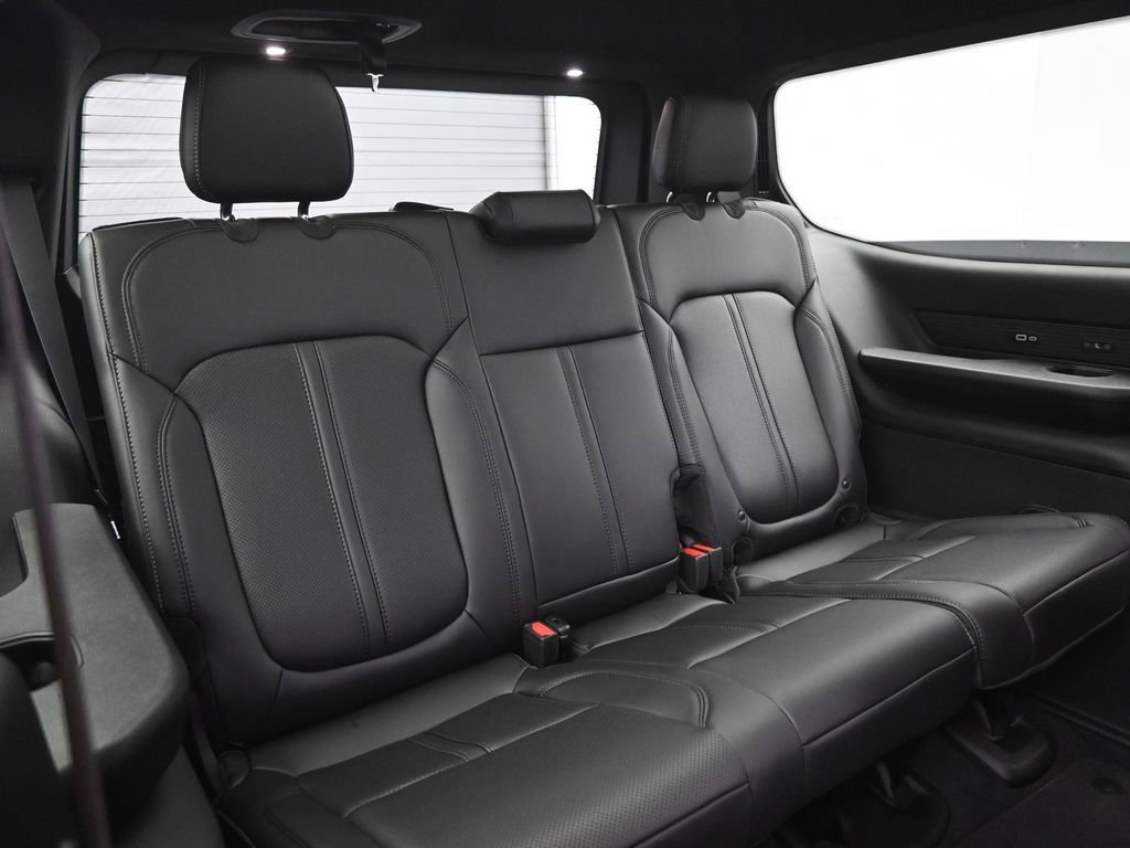 New 2026 Jeep Grand Wagoneer image 18