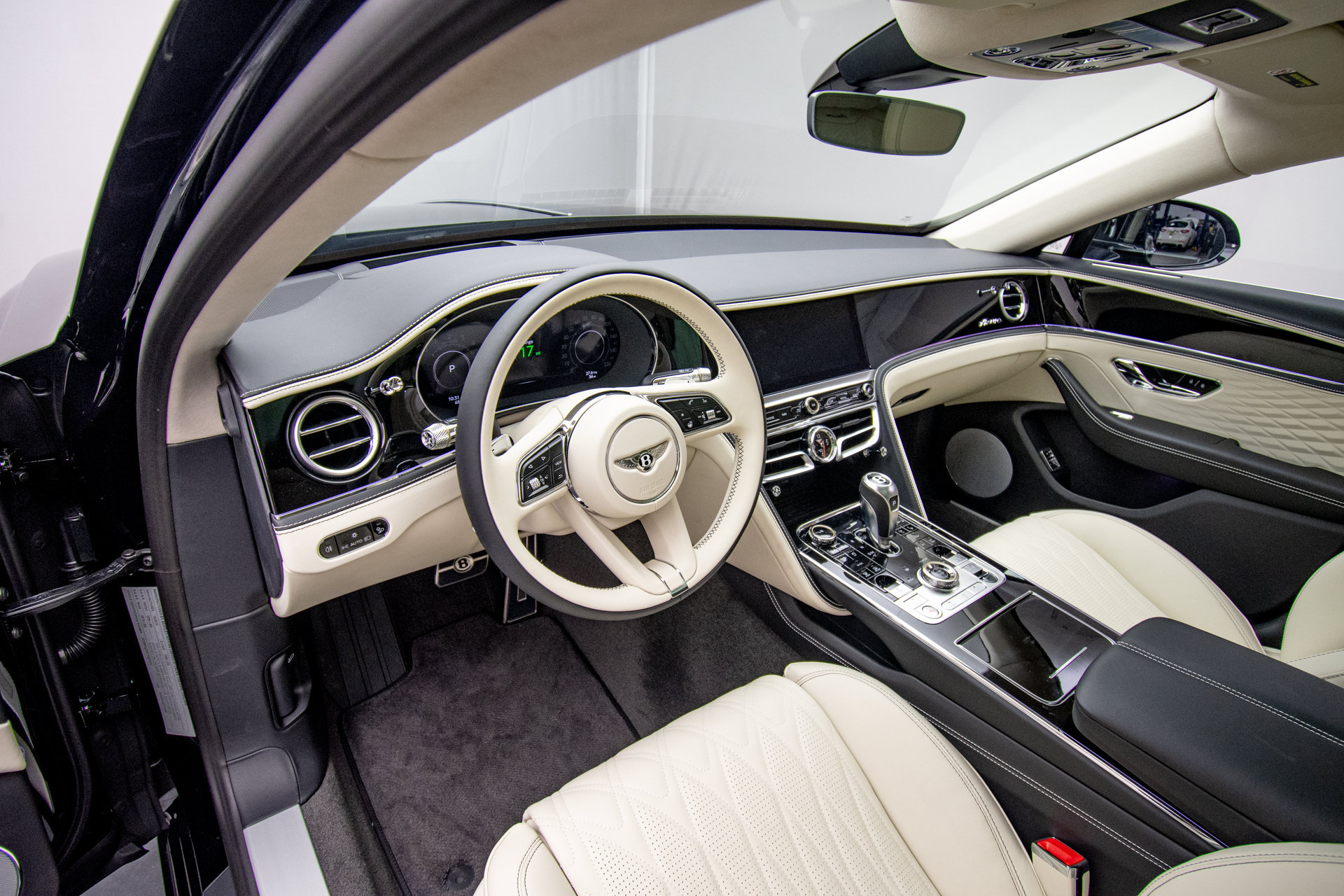 New 2026 Bentley Flying Spur V8 AWD/4WD image 10