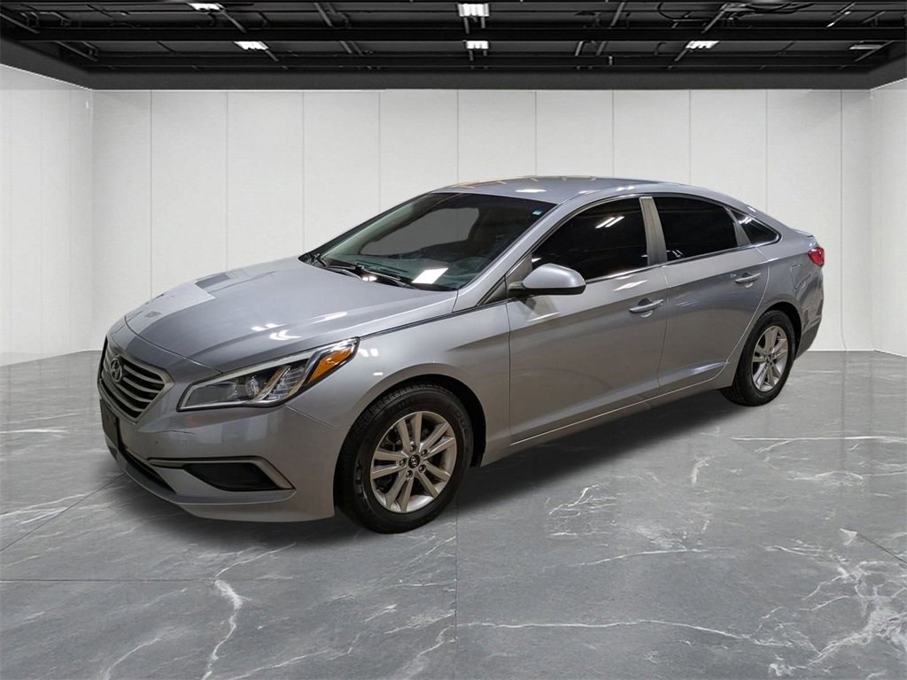 Used 2016 Hyundai Sonata SE image 1