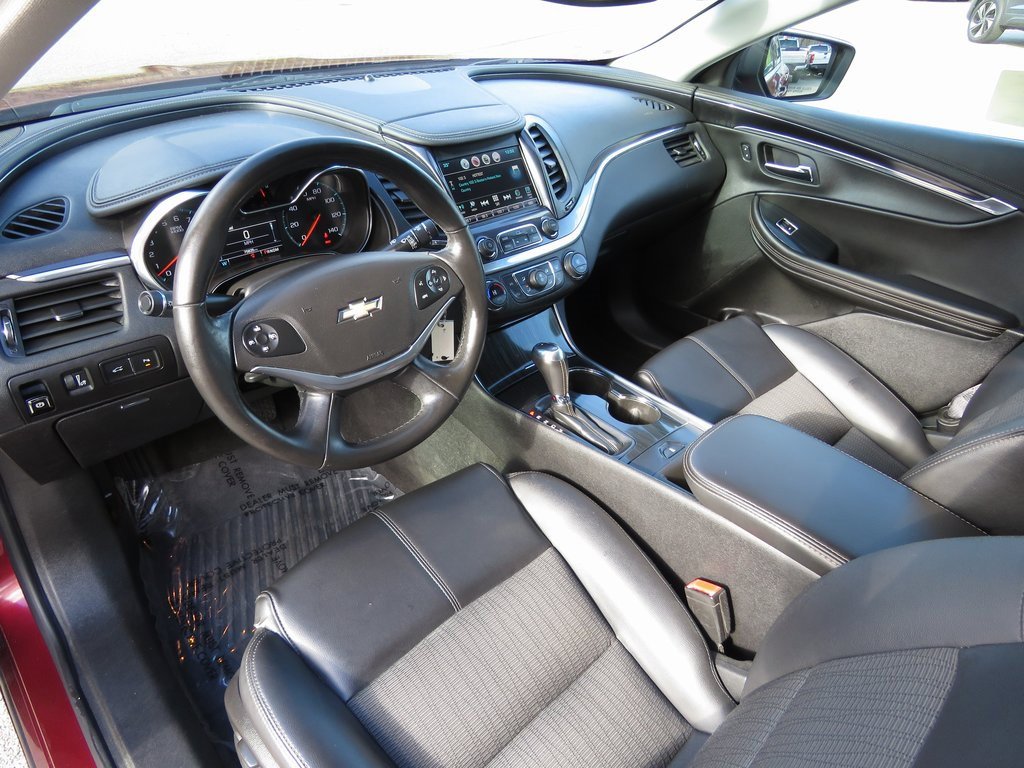 Used 2016 Chevrolet Impala LT w/ Convenience Package image 12