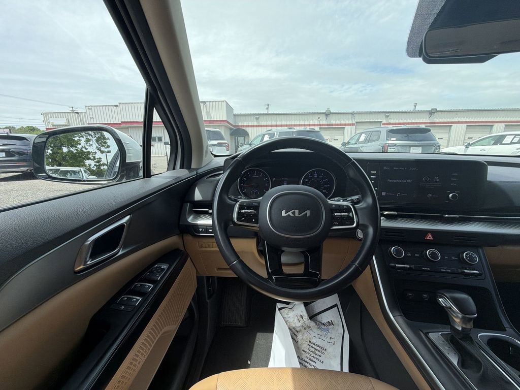 Used 2022 Kia Carnival LX FWD image 14