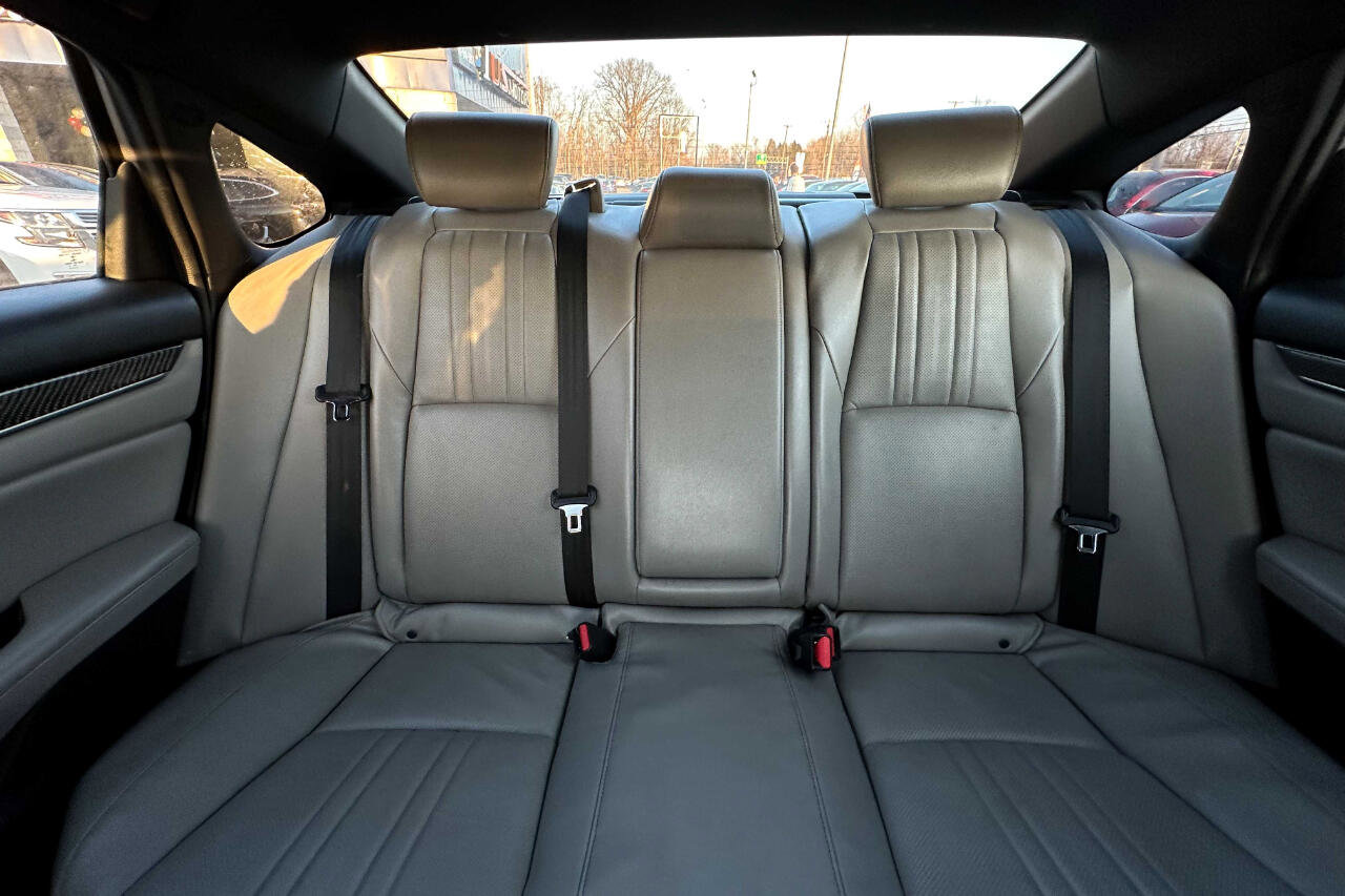 Used 2018 Honda Accord Touring image 22