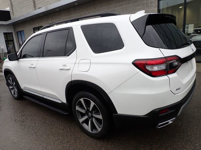 Used 2024 Honda Pilot Elite image 3
