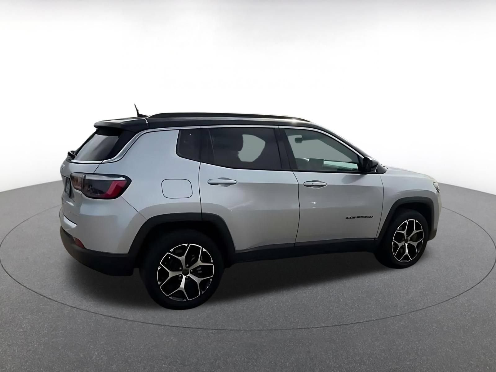Used 2025 Jeep Compass Limited AWD/4WD image 13