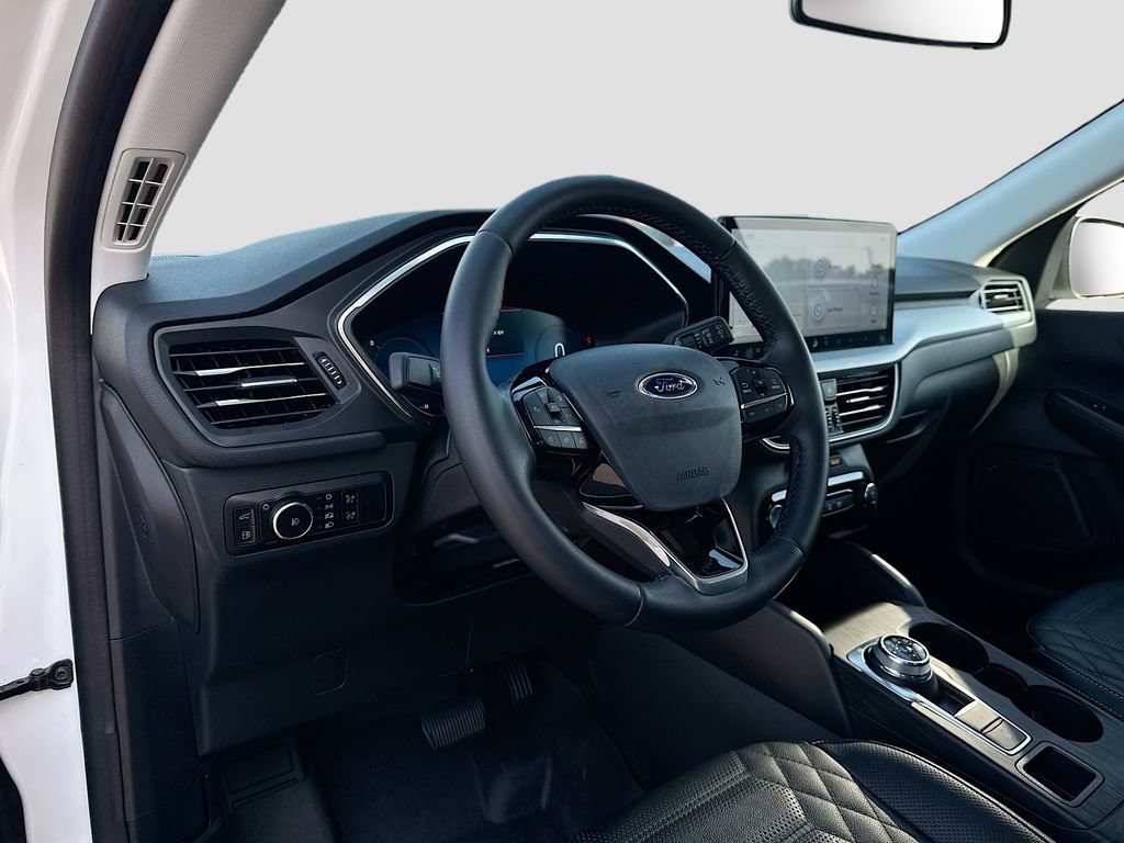 Used 2024 Ford Escape SE w/ PHEV Premium Package FWD image 9