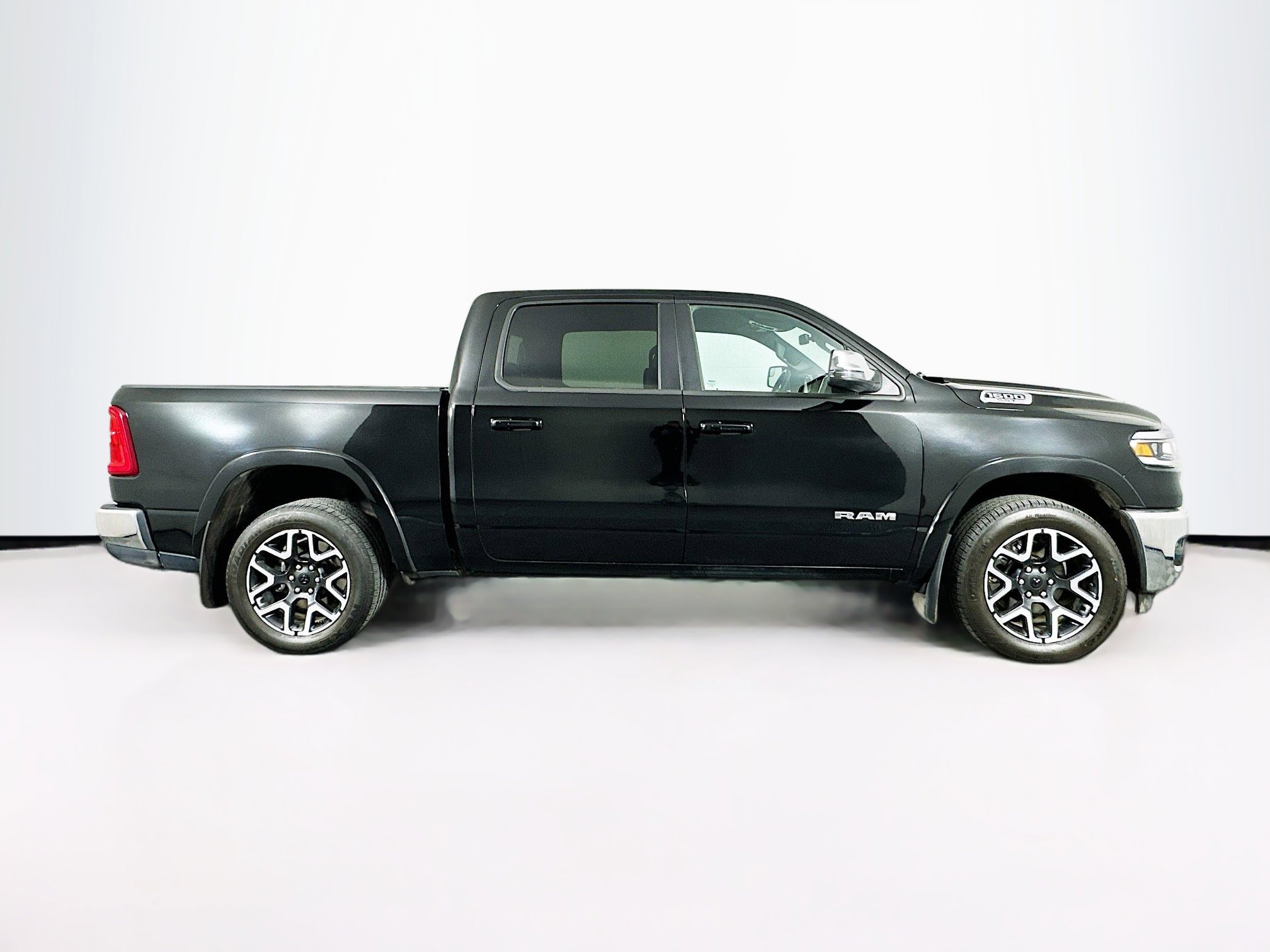 Used 2025 RAM 1500 Laramie image 10