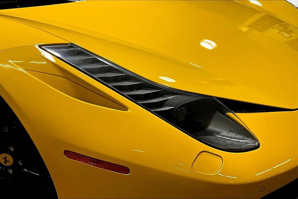 Used 2013 Ferrari 458 Italia Coupe RWD image 25