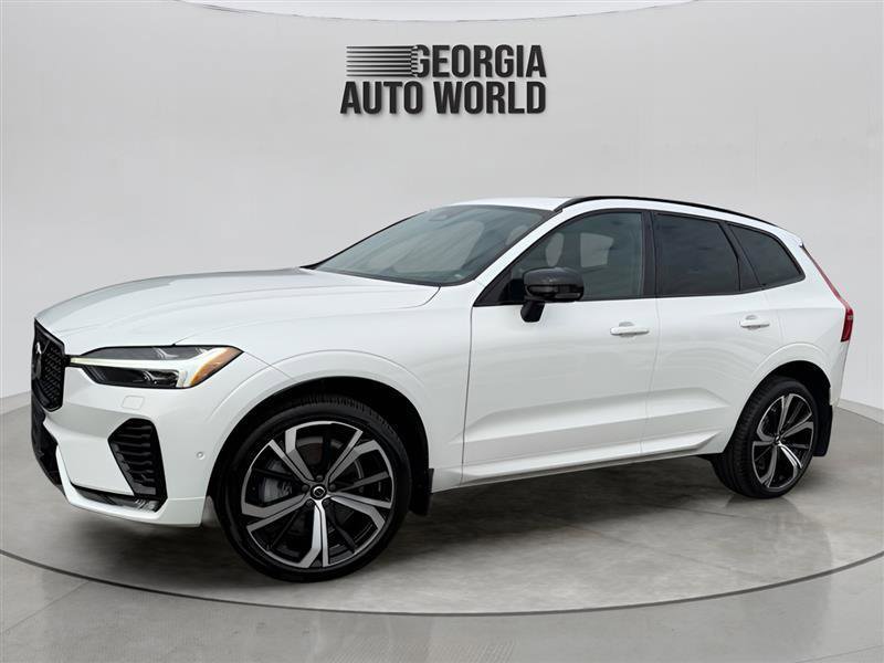 Used 2022 Volvo XC60 B6 R-Design w/ Advanced Package AWD/4WD image 4