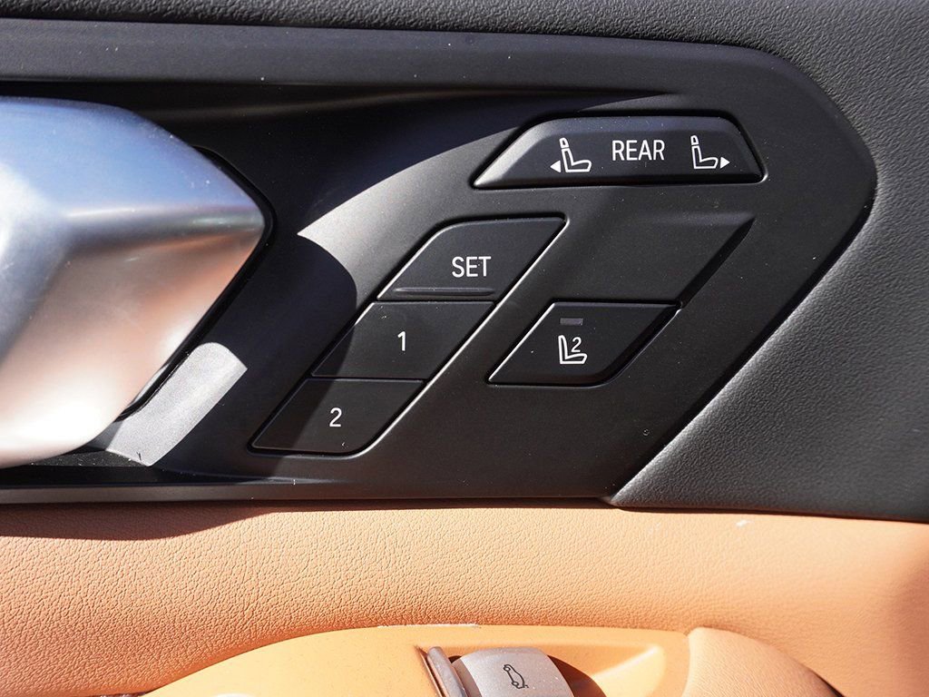 Used 2024 BMW X7 xDrive40i w/ Premium Package image 48