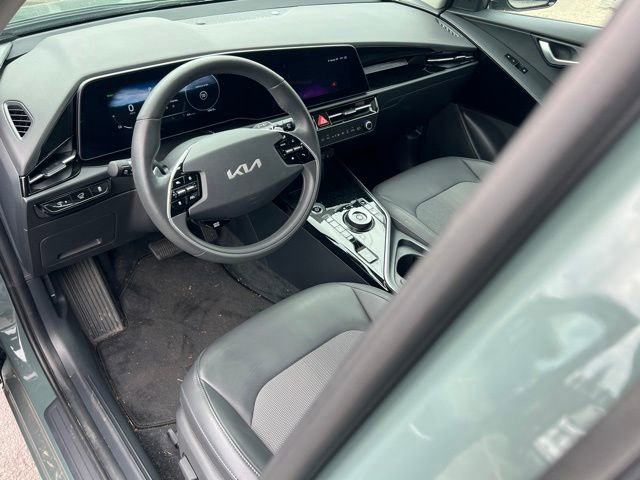 Certified 2025 Kia Niro Wind w/ Wind Preserve Package FWD image 16