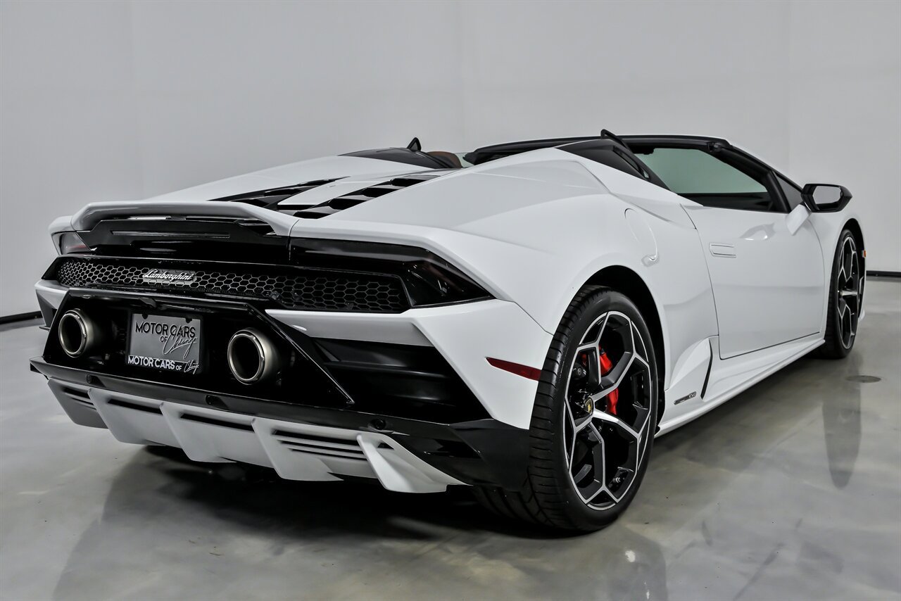 Used 2020 Lamborghini Huracan EVO AWD/4WD image 12
