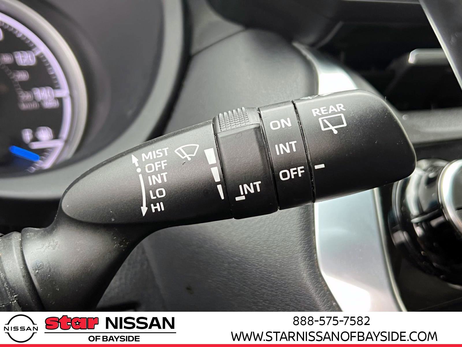 Used 2021 Toyota Venza LE image 23