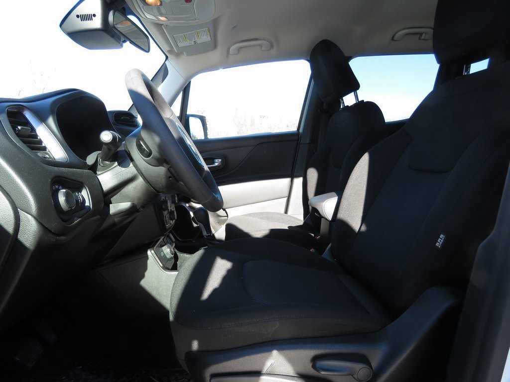 Used 2023 Jeep Renegade Latitude image 10