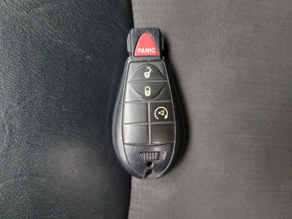 Used 2015 Jeep Cherokee Trailhawk w/ Cold Weather Group image 32